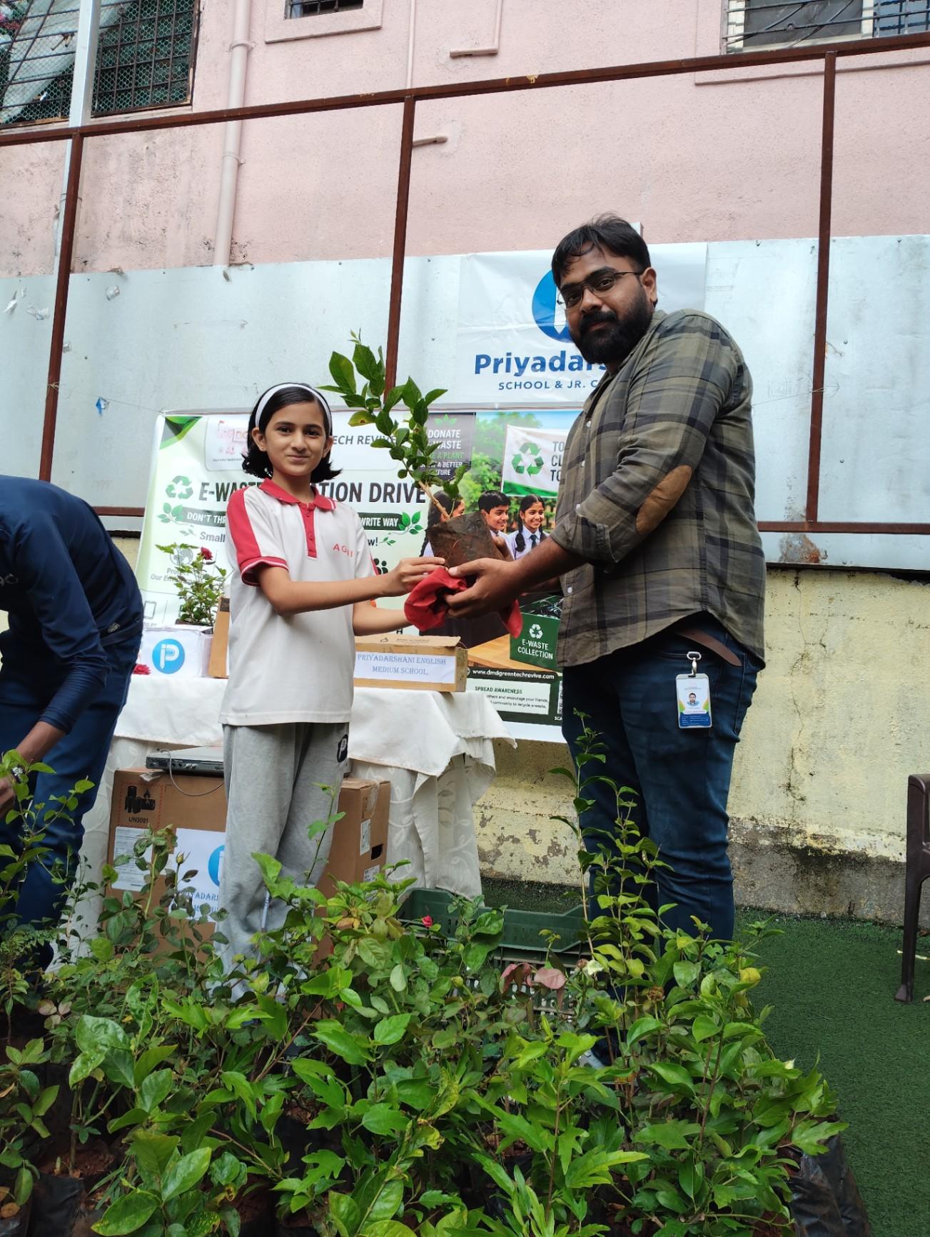 Priyadarshani School โ E-Waste Awareness & Collection Drive - Gallery Image 33